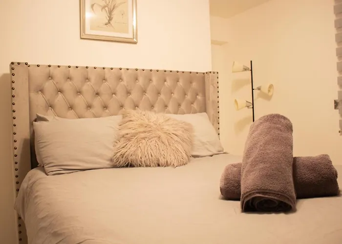 Spacious, Lovely 2 Bedroom Flat In Woolwich