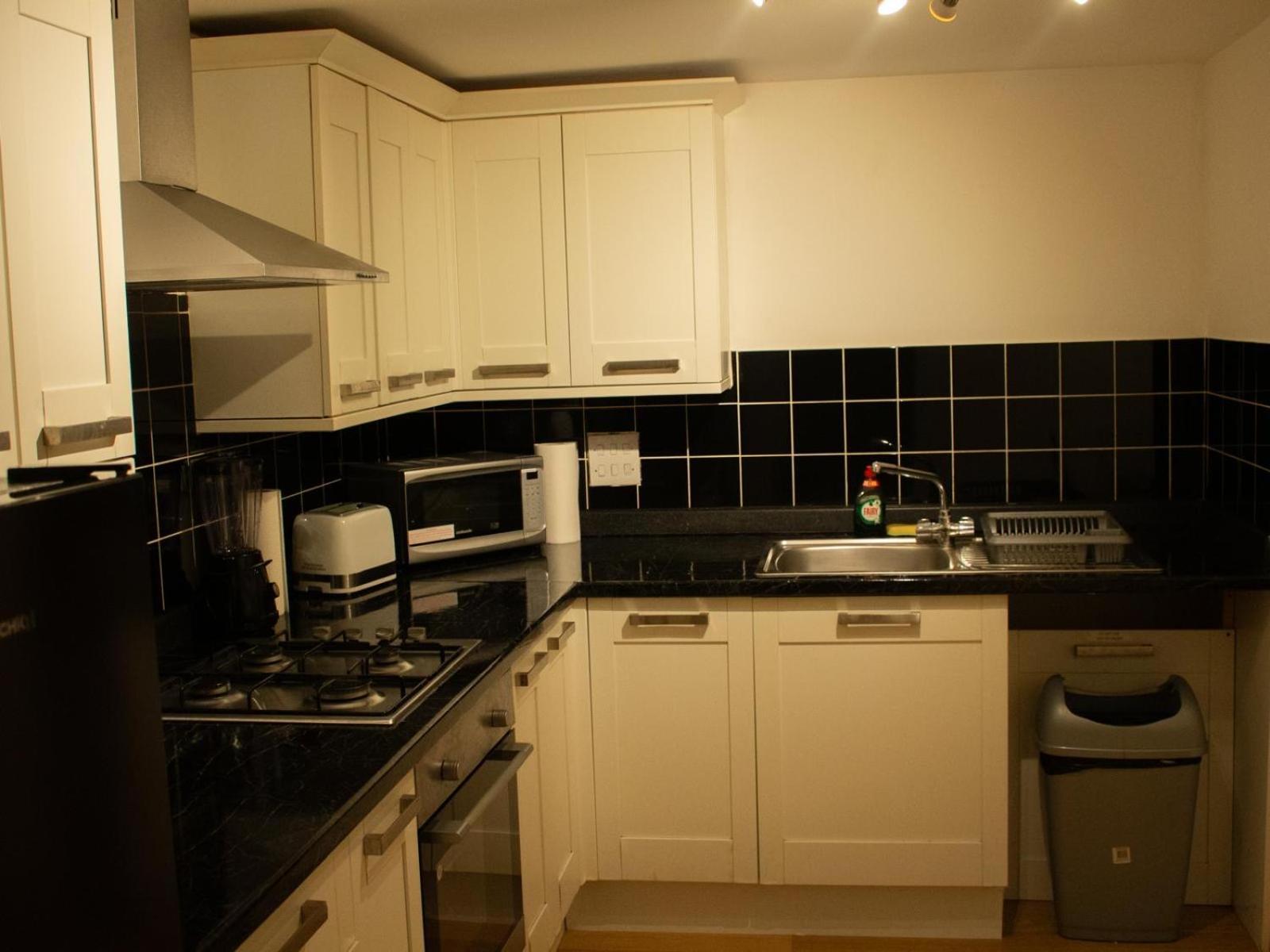 Spacious, Lovely 2 Bedroom Flat In Woolwich * Londra
