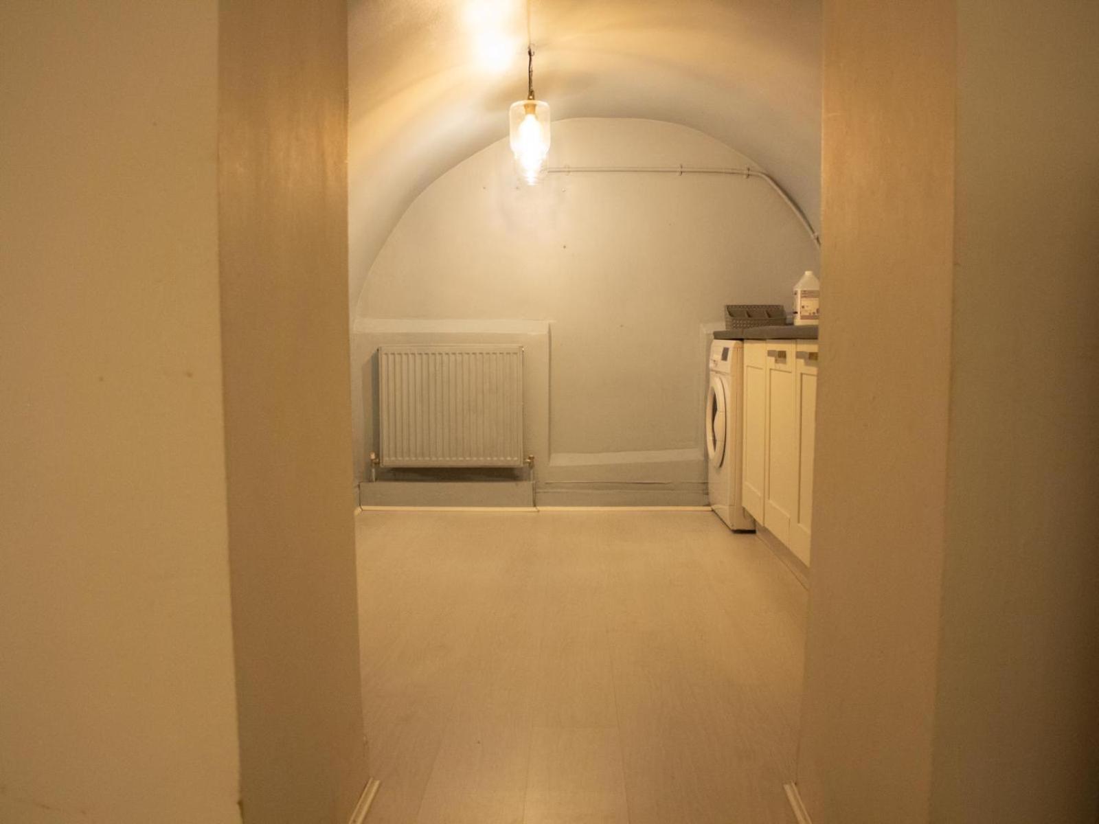 Spacious, Lovely 2 Bedroom Flat In Woolwich