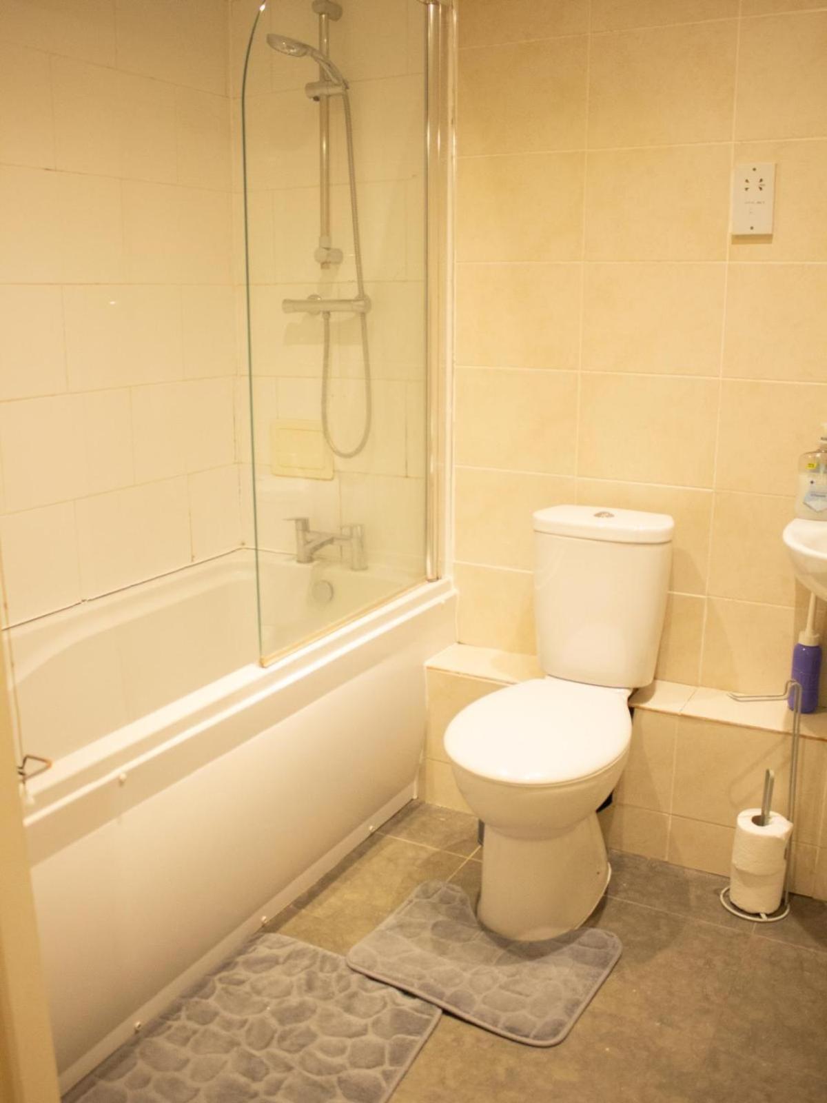 Spacious, Lovely 2 Bedroom Flat In Woolwich * Londra
